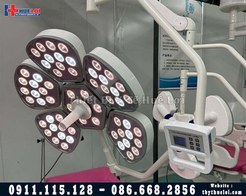đèn phẫu thuật 5 cánh